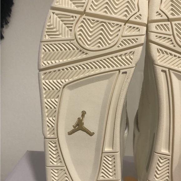 Jordan 4 - Picture 3 of 6